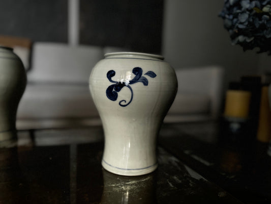 Celadon Vase with Sprig Motif 02
