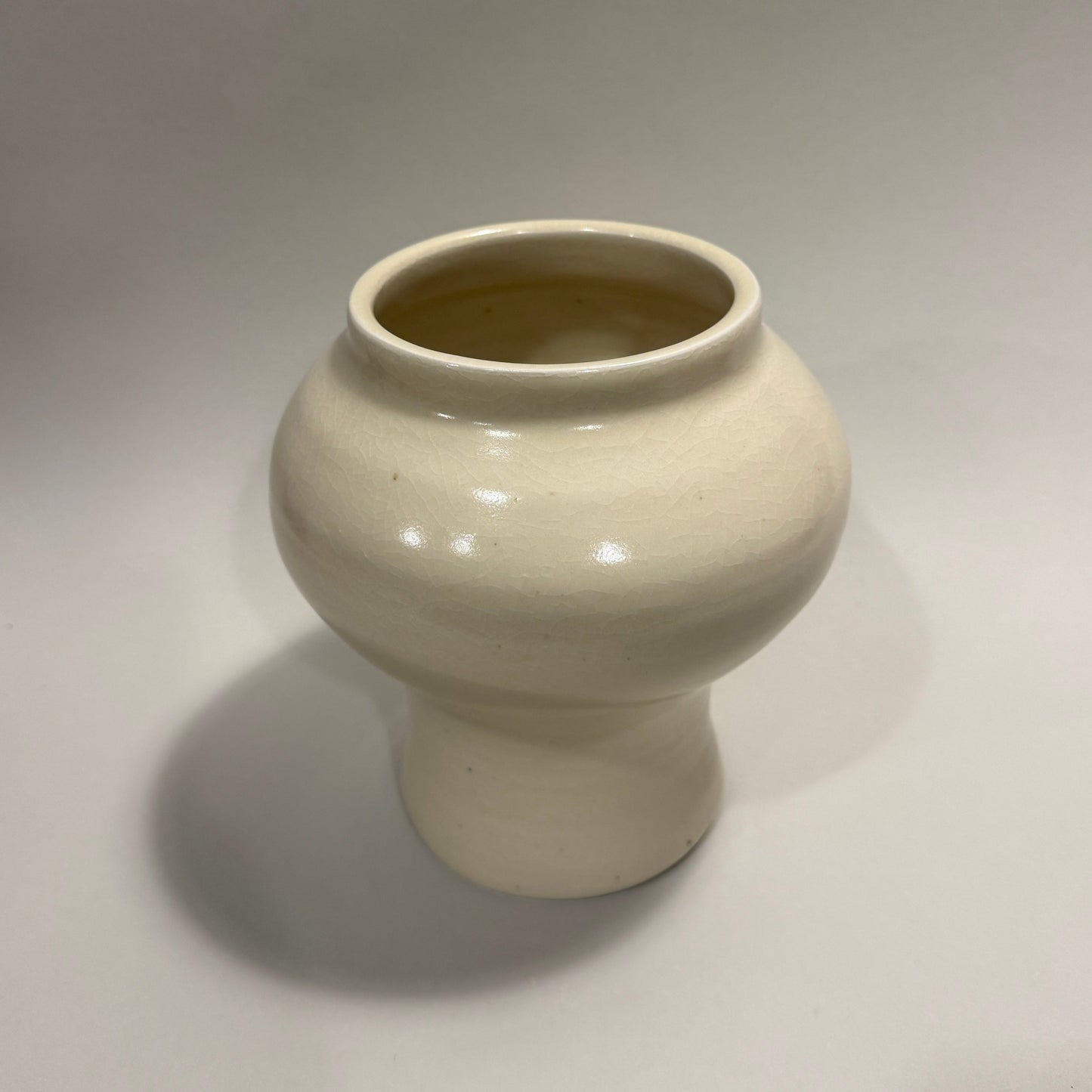 Plain Celadon Vase - PORCELAIN D