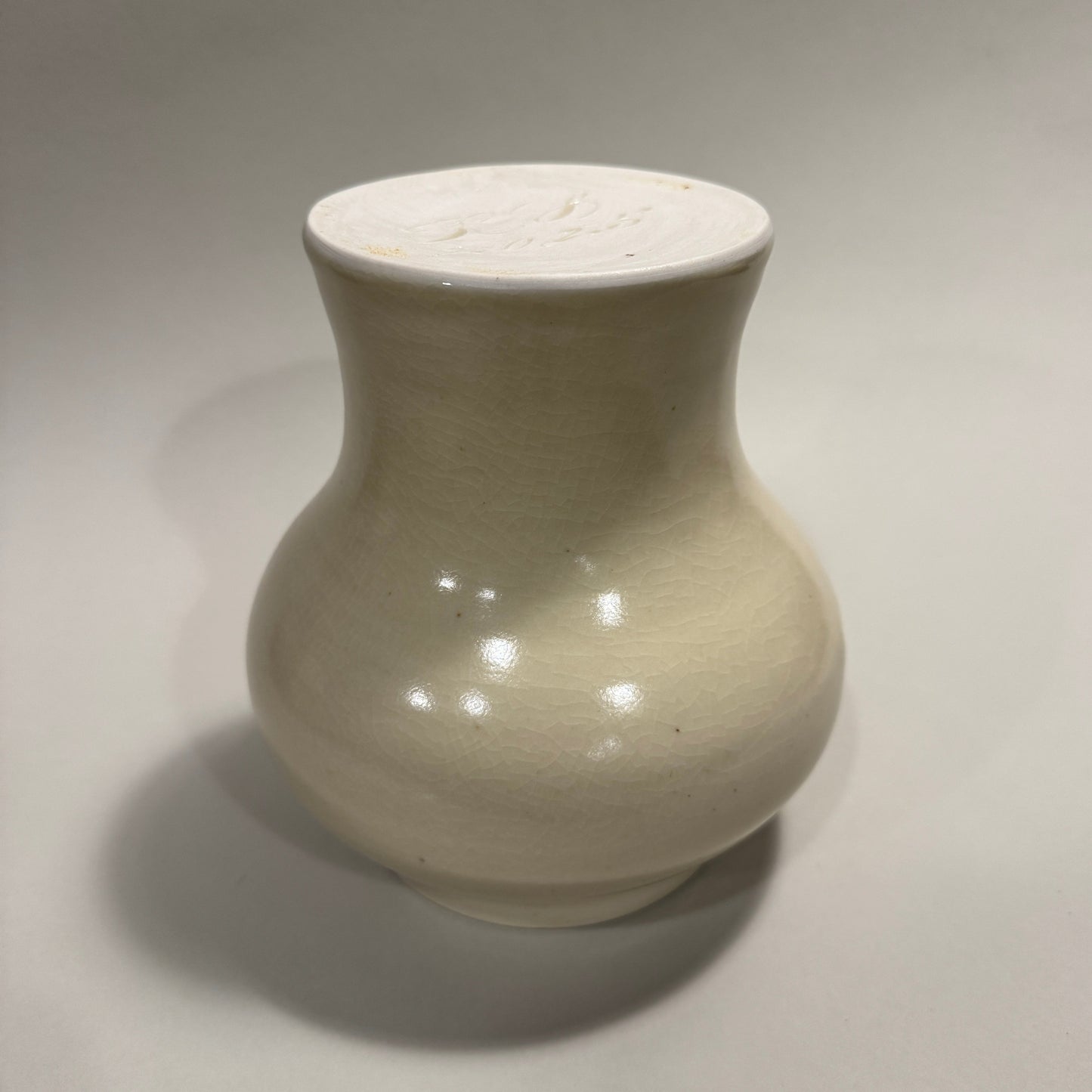 Plain Celadon Vase - PORCELAIN D