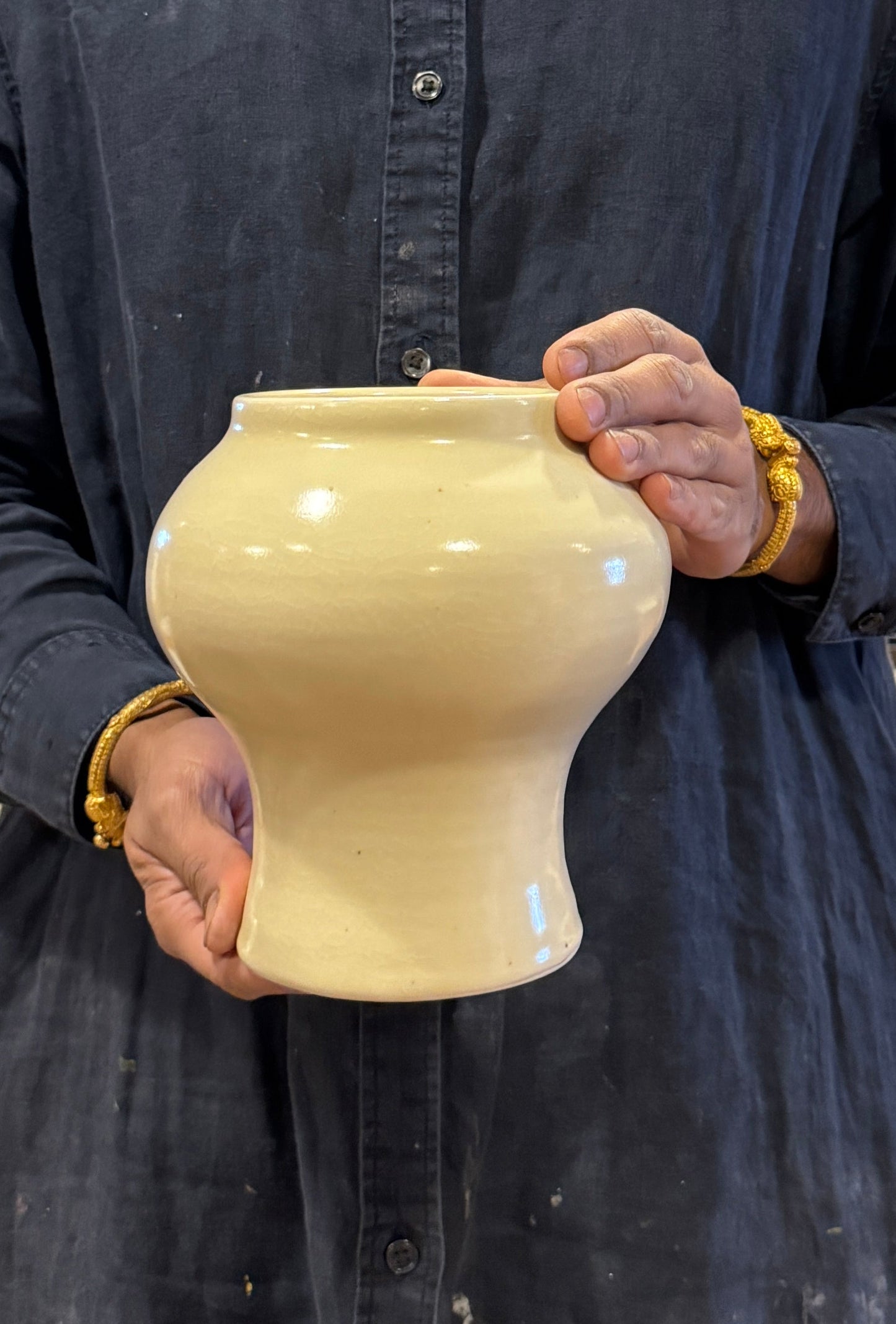 Plain Celadon Vase - PORCELAIN D