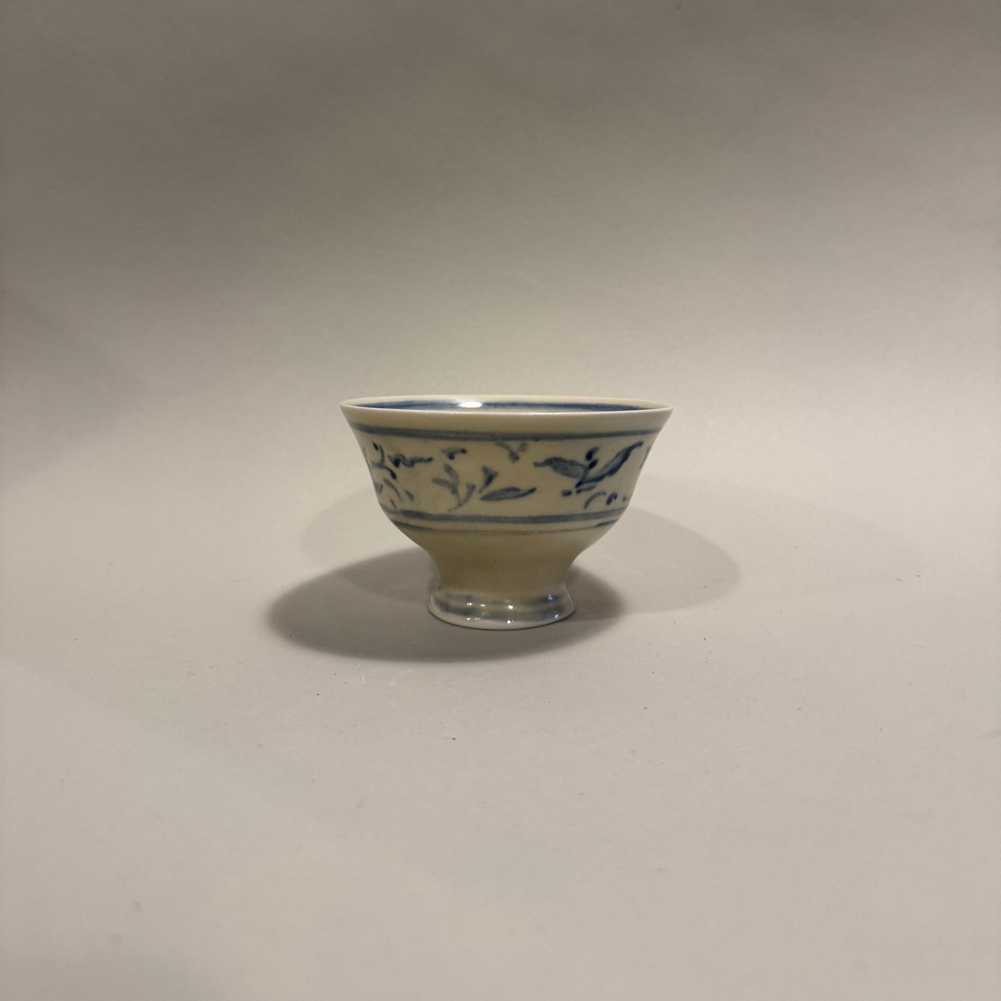 Small painted Celadon Bowl - PORCELAIN N