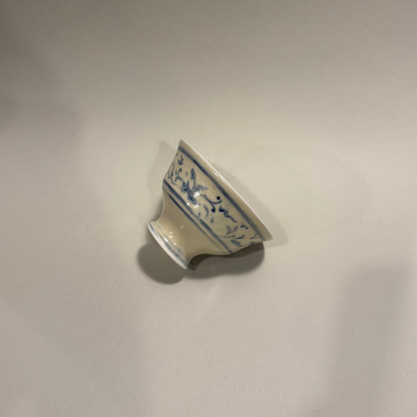 Small painted Celadon Bowl - PORCELAIN N